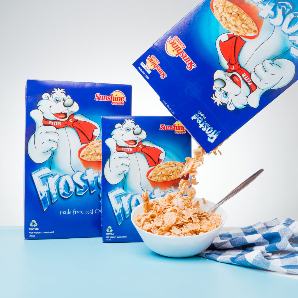 1 Sunshine Cereals_Frosted Flakes pour